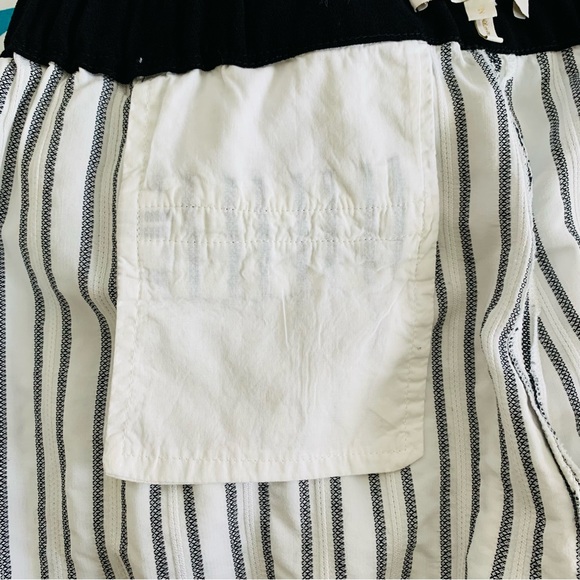 Maje Fer Crepe Trimmed Striped shorts black white stripes - Picture 8 of 16